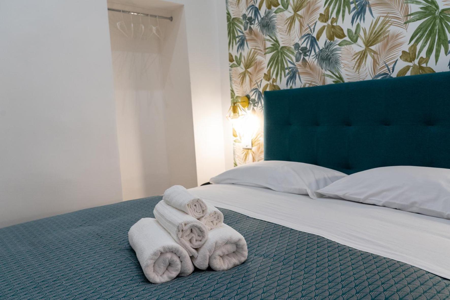 A Casa Di Edel Bed & Breakfast Napoli Dış mekan fotoğraf