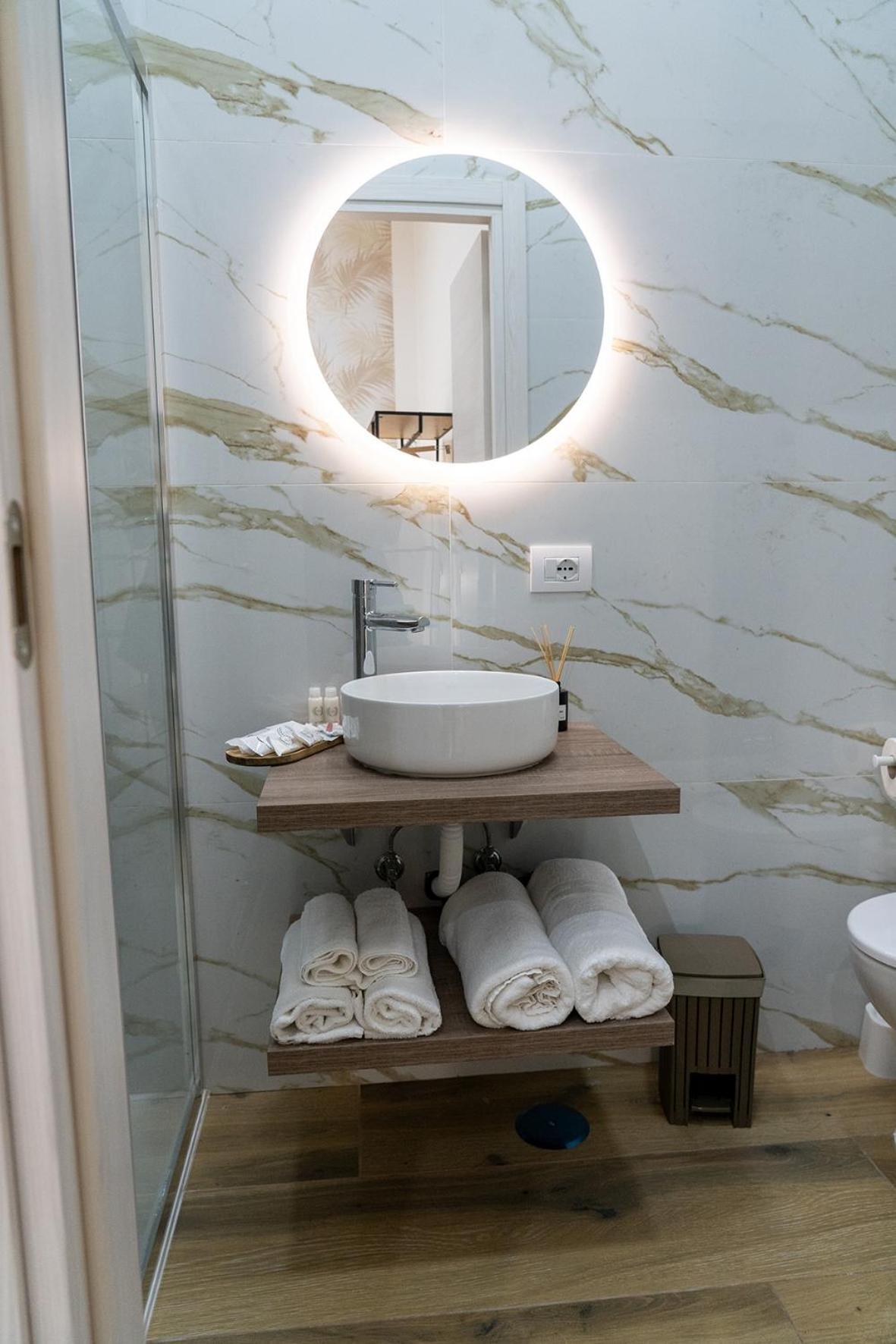 A Casa Di Edel Bed & Breakfast Napoli Dış mekan fotoğraf
